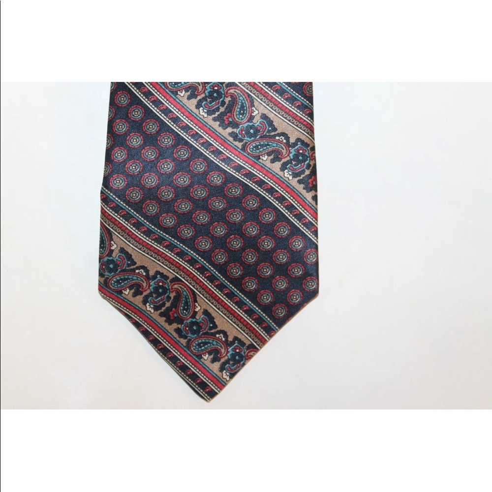 NWOT Guy Laroche Paisley Blue Red 100% Silk Men Neck Tie Made In Canada